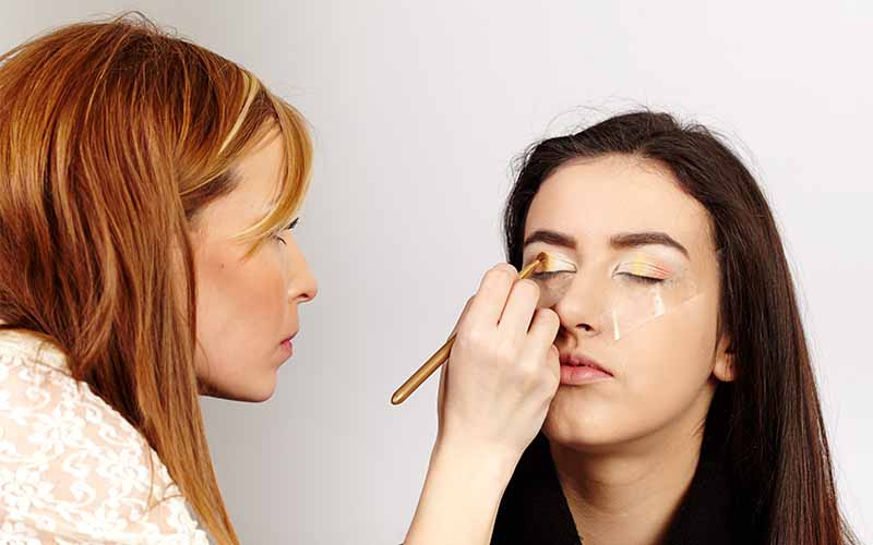 make-up-workshops – PERFECT AT HOME